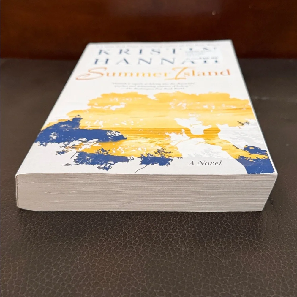 Kristin Hannah “Summer Island” Paperback Novel NY Times Bestselling Author